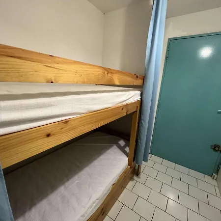 T2 Avec Piscine, Lave-vaisselle, à 150m, Animaux Acceptés - Fr-1-702-42